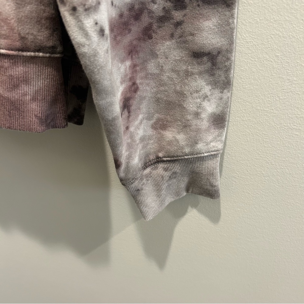 Chic Tie-Dye Sweatshirt in Plum and Gray - Picture 3 of 6